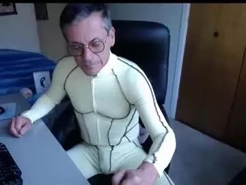 worldlarge on Chaturbate