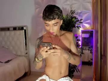 Checkout Wyatt_rose, he wants to masturbate for you wyatt_rose from Chaturbate