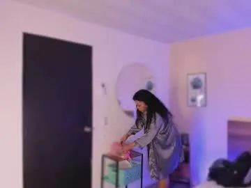 Freechat yarirose on Chaturbate