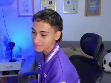 Try Chaturbate's Yulian_vasquez yulian_vasquez from Chaturbate