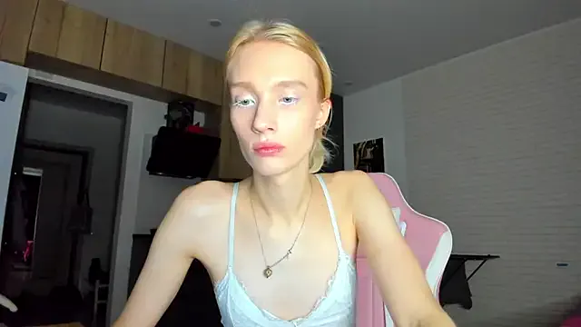 _Alice_Kitty — naked 2m