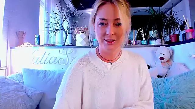 _JuliaSpace_ on StripChat 
