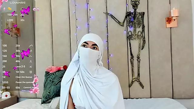 Sexy _Zahiira_ wants you to fuck her body now _Zahiira_ from StripChat