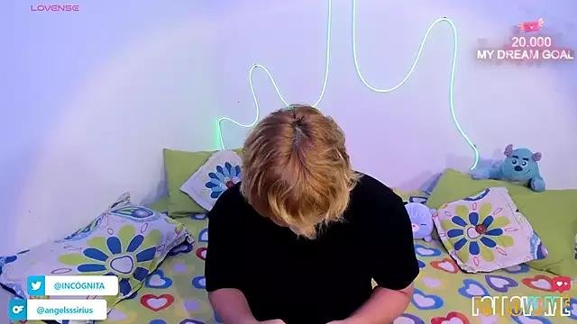 adam_angelssss on StripChat