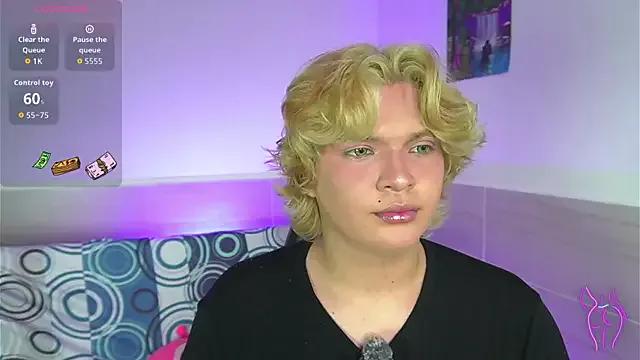 adam_angelssss on StripChat