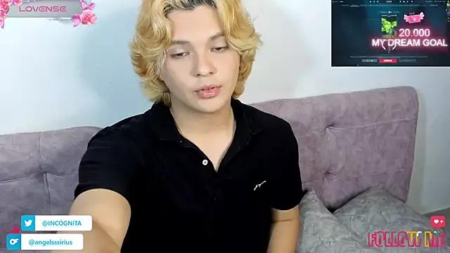 adam_angelssss on StripChat