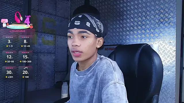 AlanCutee on StripChat