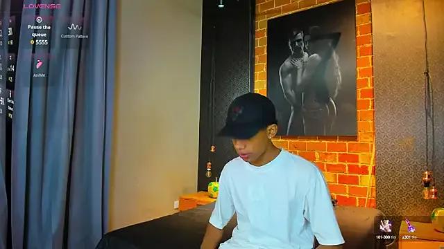 AlanCutee on StripChat