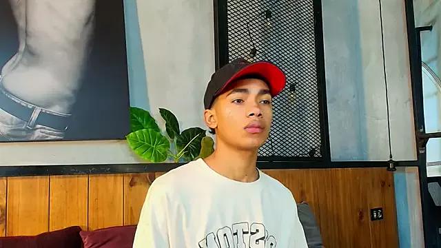 AlanCutee on StripChat