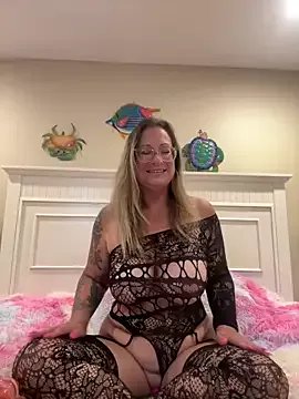 Freechat Aleesa_milfxo on StripChat