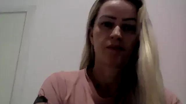 Freechat Alerquinasc on StripChat