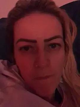 Freechat Alerquinasc on StripChat