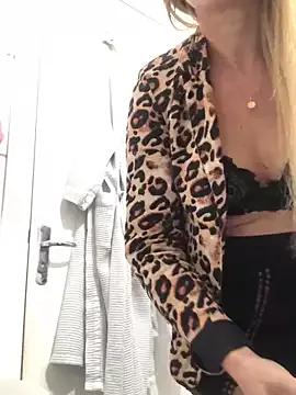 Freechat Alerquinasc on StripChat