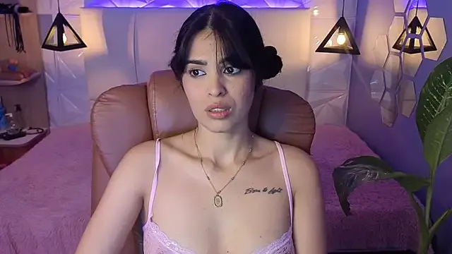 AlessiaVal_ — SQUIRT, last tipper 6mn