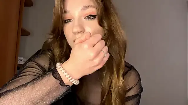 Alisa_baby_fox — Spin around, show my outfit