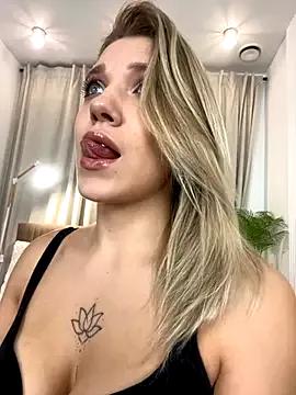 Freechat AlisaMyers on StripChat