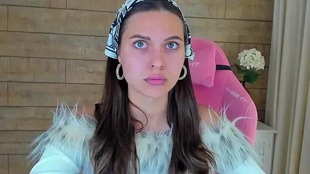 Freechat AlisaVersailles on StripChat