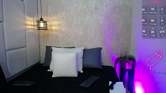 sc Alison_manning is f Alison_manning — Show breasts