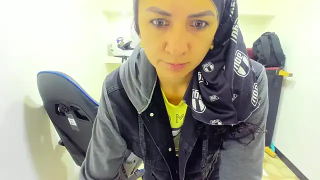 StripChat alison_moon7 is Freechat alison_moon7 — dance in panty + shot whisky