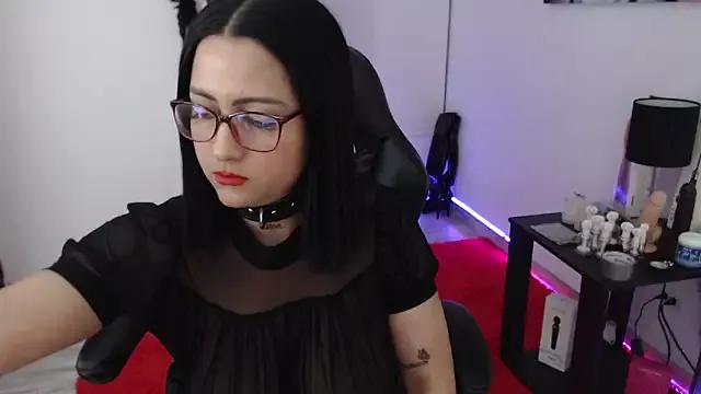 alison_slave on StripChat