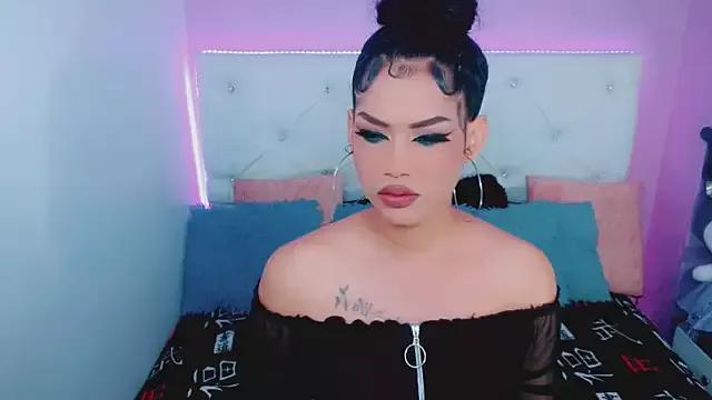 Admire Amanda_bigx, zie wants to masturbate for you Amanda_bigx from StripChat