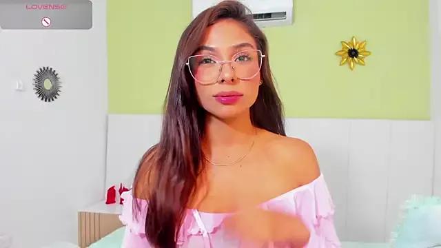 amira_cute2 from StripChat