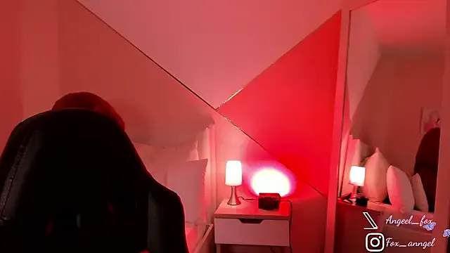 angeel_fox on StripChat