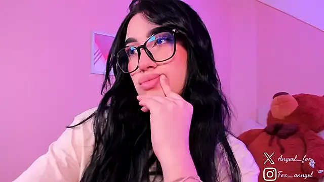 angeel_fox on StripChat