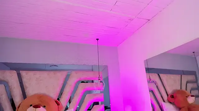 AngelineHeet on StripChat