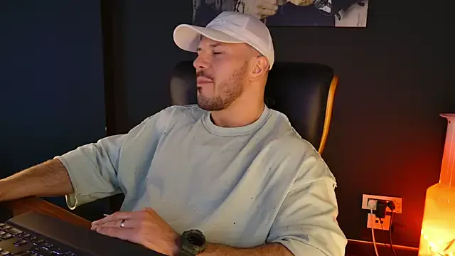 Freechat AngeloEric on StripChat