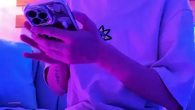 Discover hot slut ArianaSantana ArianaSantana from StripChat