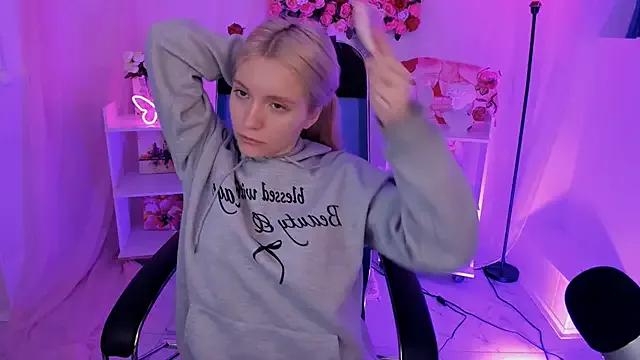 AuroraWrenfield on StripChat