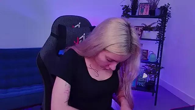 AuroraWrenfield on StripChat