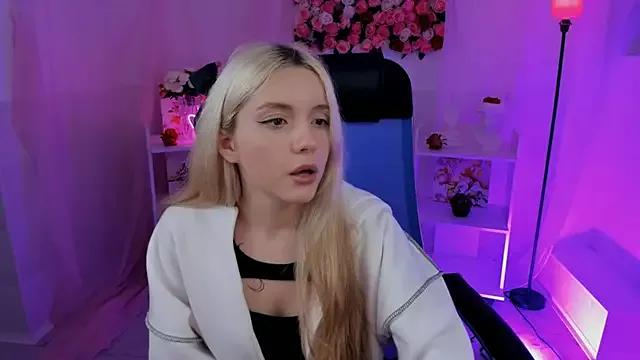 AuroraWrenfield on StripChat