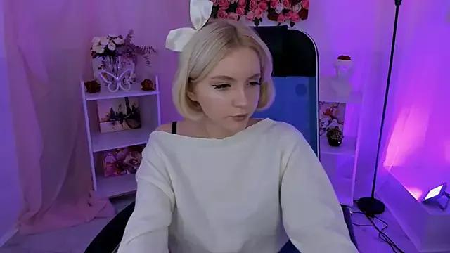 AuroraWrenfield on StripChat