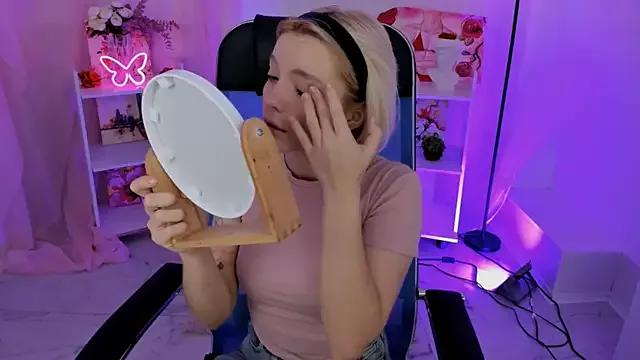 AuroraWrenfield on StripChat