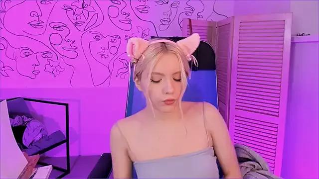 AuroraWrenfield on StripChat