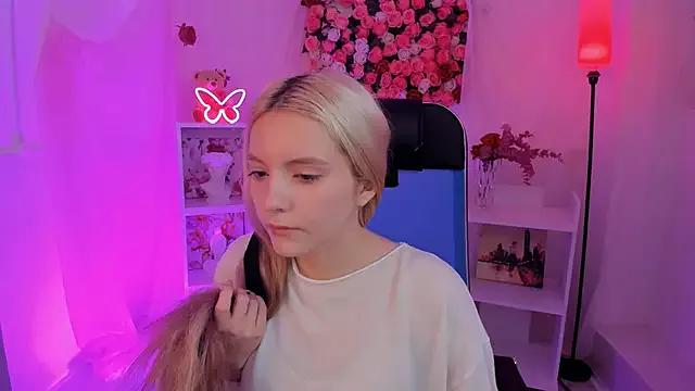 AuroraWrenfield on StripChat