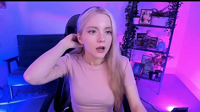 AuroraWrenfield on StripChat