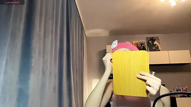 Freechat AveryBerkson on StripChat