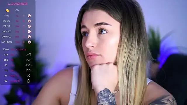 Freechat BabbyAisha on StripChat