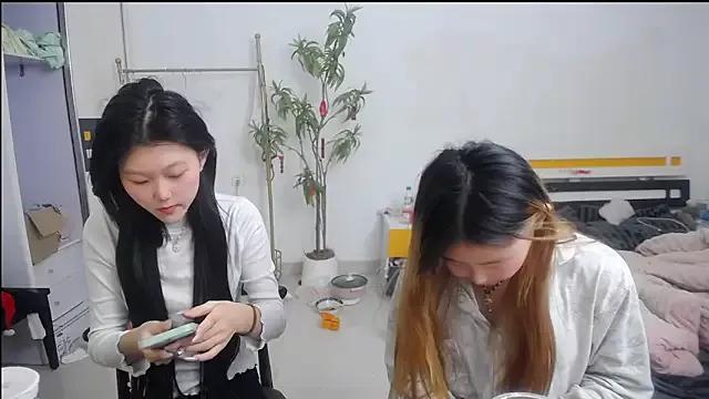 Join hot camwhore Babygirls523 Babygirls523 from StripChat