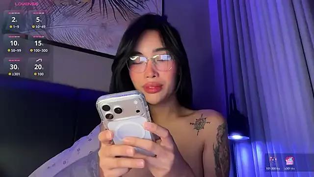 Watch BadassBabee, zie wants to masturbate for you BadassBabee from StripChat