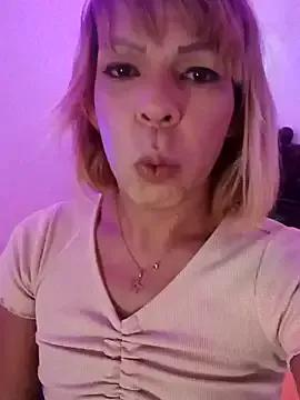 Freechat blondebitchlitle on StripChat