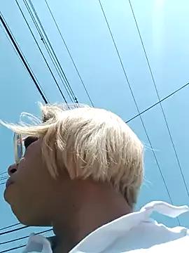 Freechat blondebitchlitle on StripChat