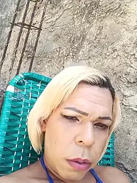 Freechat blondebitchlitle on StripChat