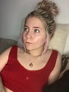 Blondie_Sofia_Essexbabe — tits out
