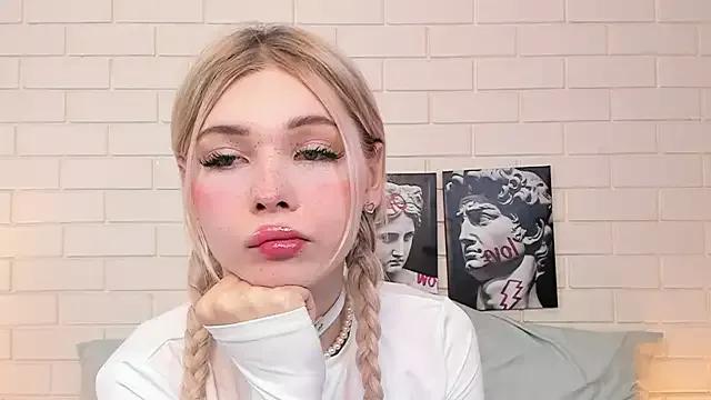 Admire StripChat's Blondy_Fina Blondy_Fina from StripChat