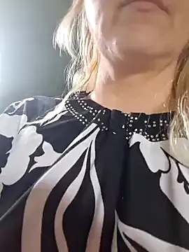 BlondyWifey