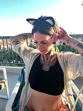 Try StripChat's BrownieyQueen BrownieyQueen from StripChat